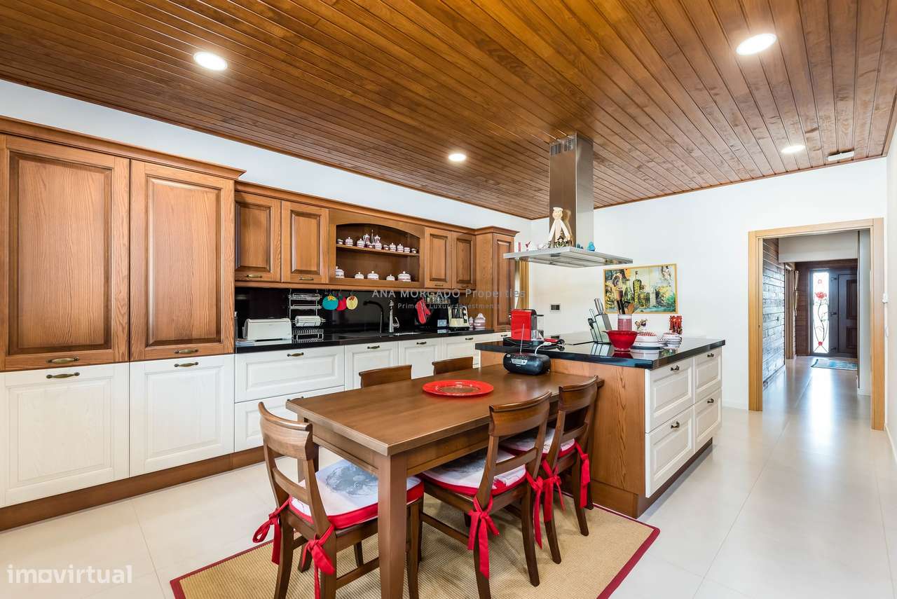 Moradia de Alto Padrão na Marinha Grande – Perto de Leiria e das Praia-22