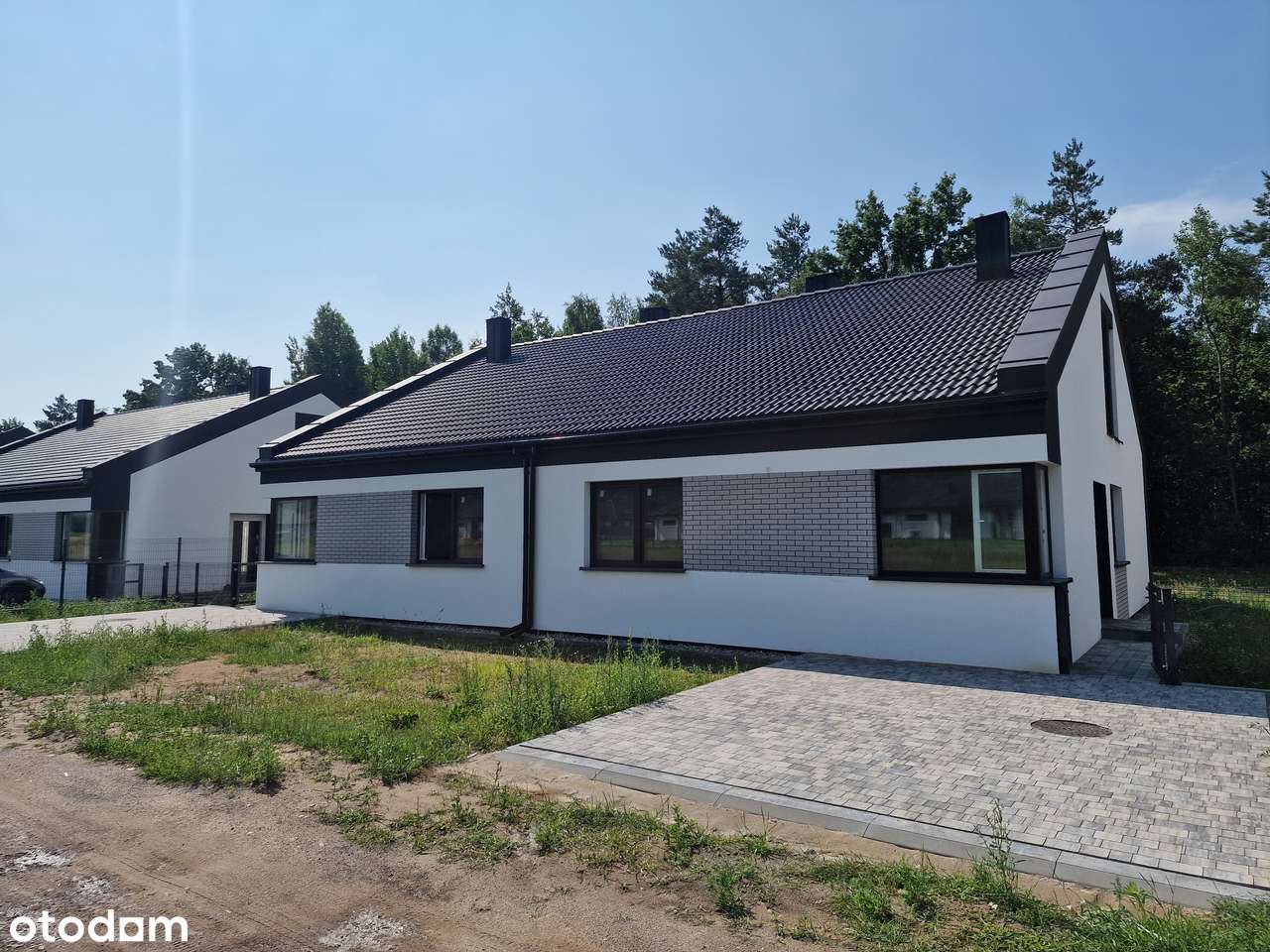 Nowoczesny Blizniak w Otulinie Lasu-3