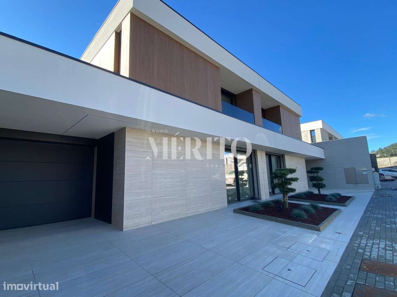 Moradias 2 Pisos com Piscina Turiz – Vila Verde!! - Grande imagem: 4/31