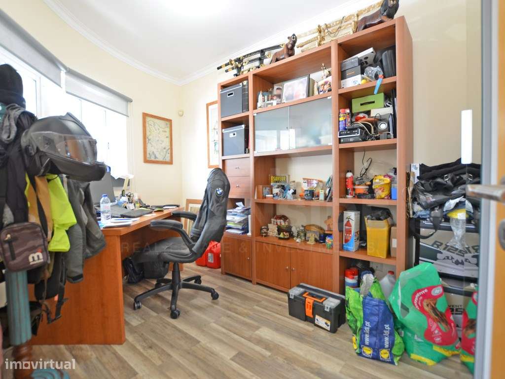 Moradia T4+2 com piscina na Urb. Lombas (São Domingos de Rana)-9
