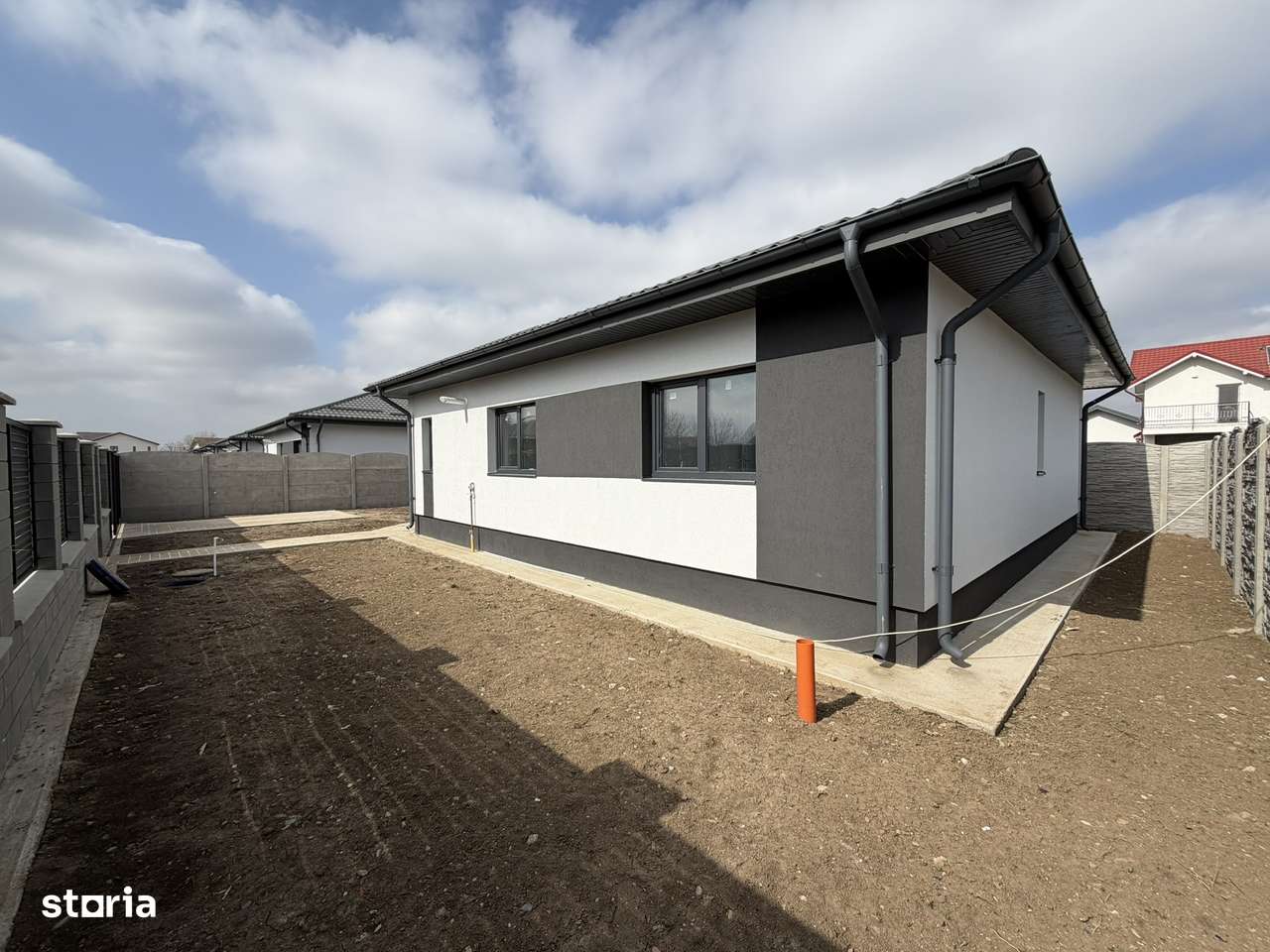 Casă nouă cu 4 camere, curte 400 mp, Clinceni-1