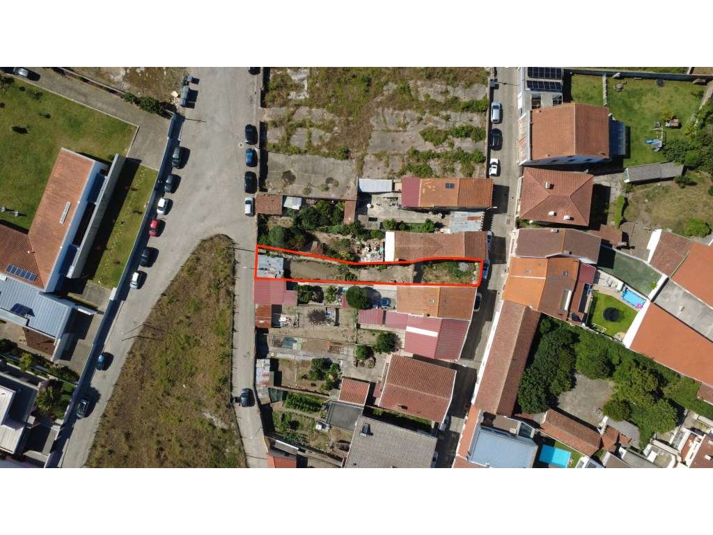 Terreno com projeto aprovado no centro de OVAR-6