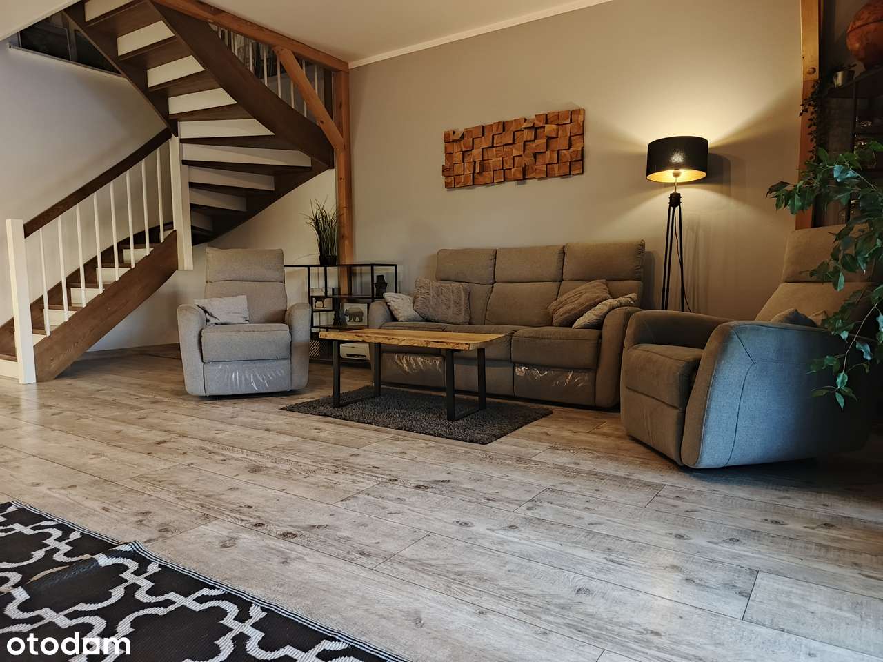 Nowoczesny szeregowiec z duszą i ogrodem – Słupsk, ul. Sławieńska - Pełny obrazek: 3/19