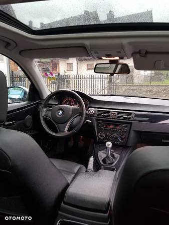 BMW Seria 3 320i - 16