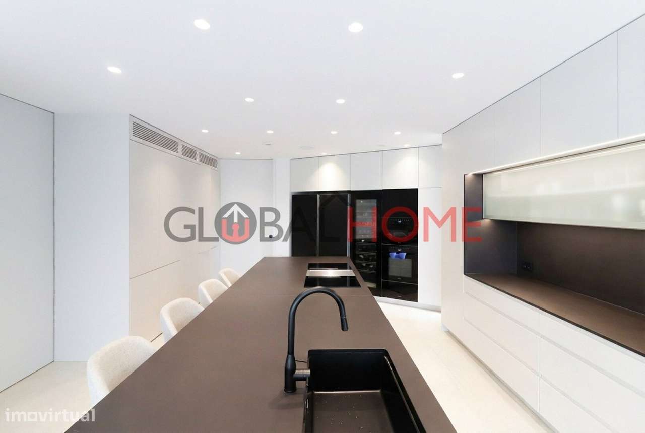 Moradia T5 com piscina na Quinta das Luzes-15