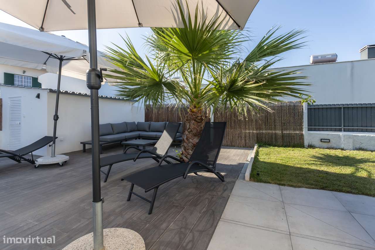 Fantástica moradia isolada T4 em Fernão Ferro-26