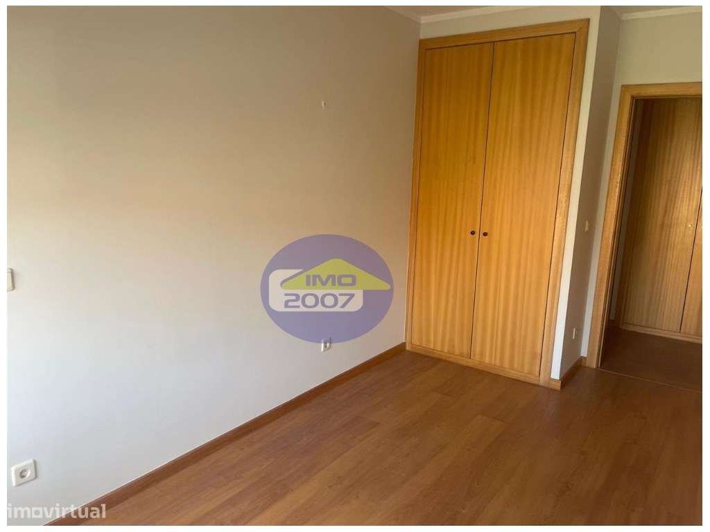 Apartamento T2 em Canelas-11