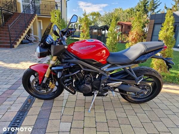 Triumph Street Triple - 1