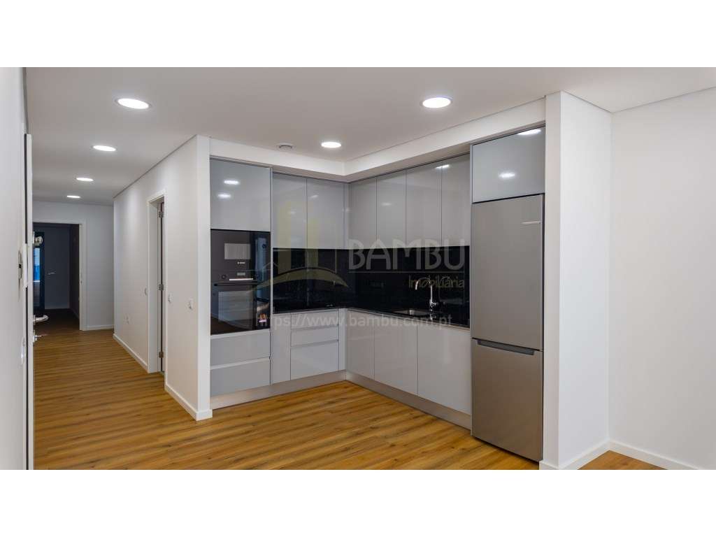Apartamento T2 (NOVO) com lugar de garagem-7