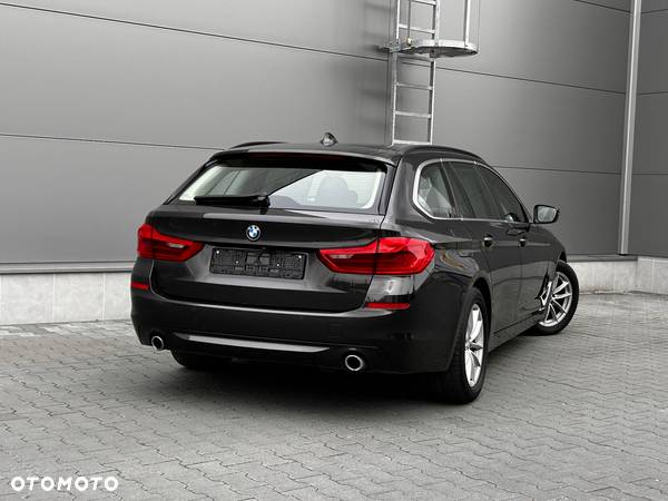 BMW Seria 5 518d Business Edition sport - 19