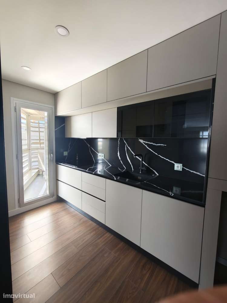 Apartamento T3 Torres de Lisboa-5