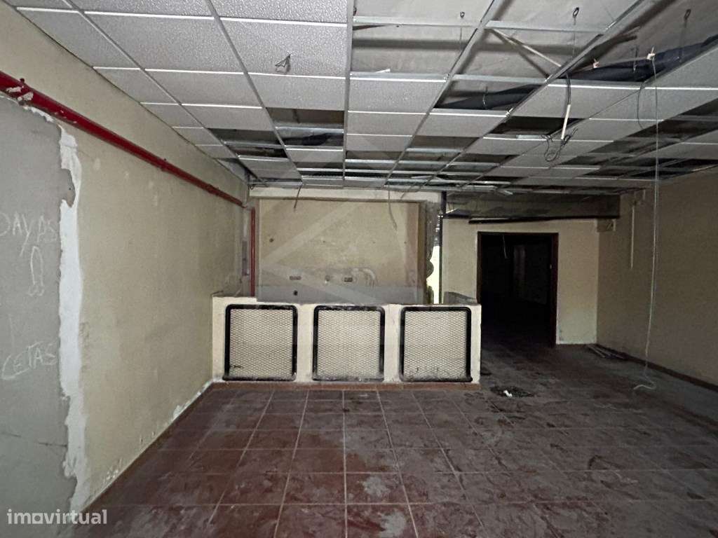 Loja em Paredes - Grande imagem: 3/17