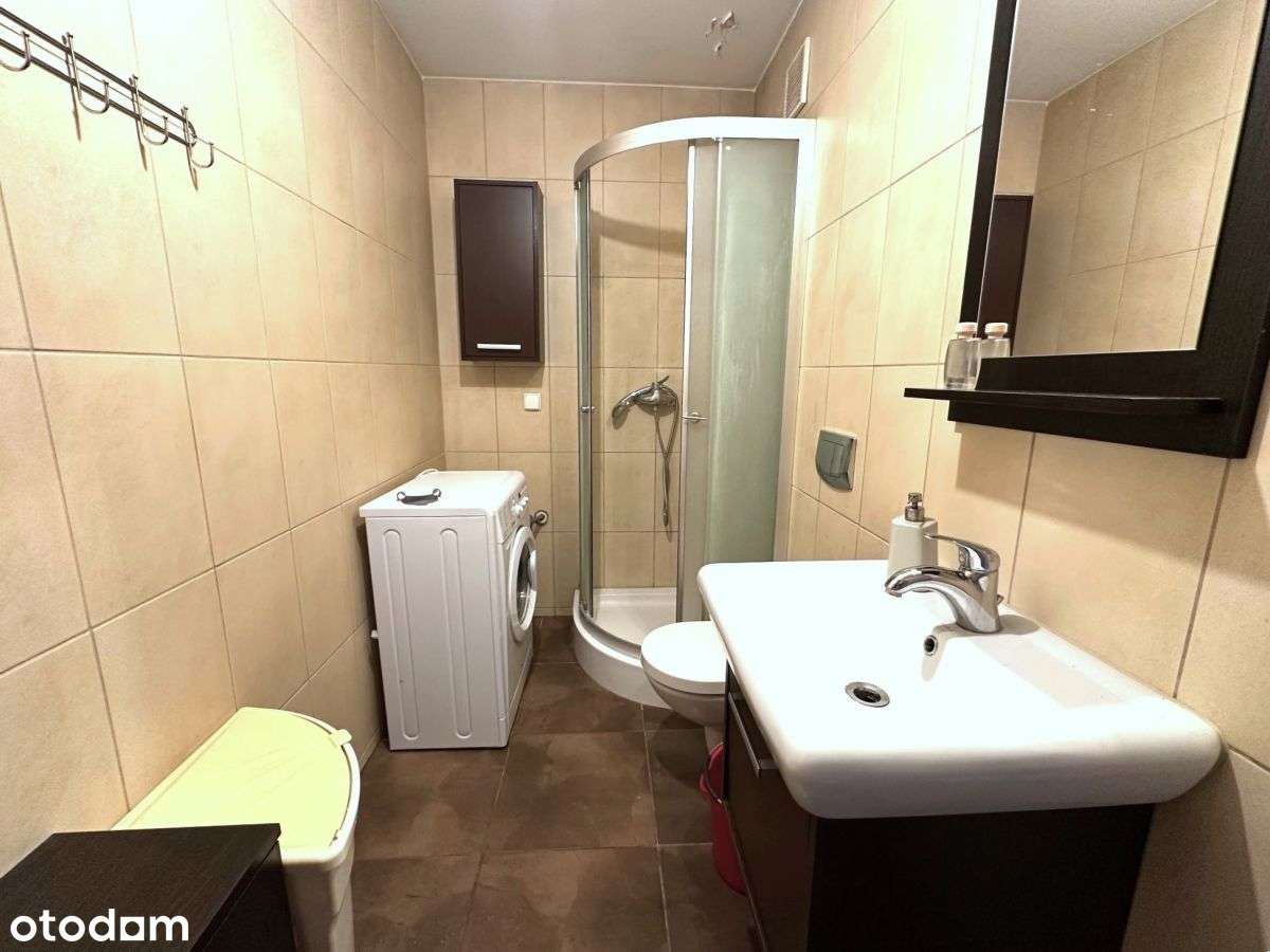 Klimatyczna kawalerka na Podolanach!-8