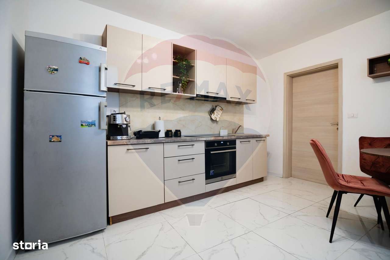 Afacere Activa + Locuinta Premium cu 2 Camere in Centru Istoric Brasov-5