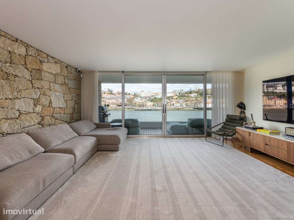 T3, como novo, vista rio no Cais do Cavaco - Grande imagem: 2/44