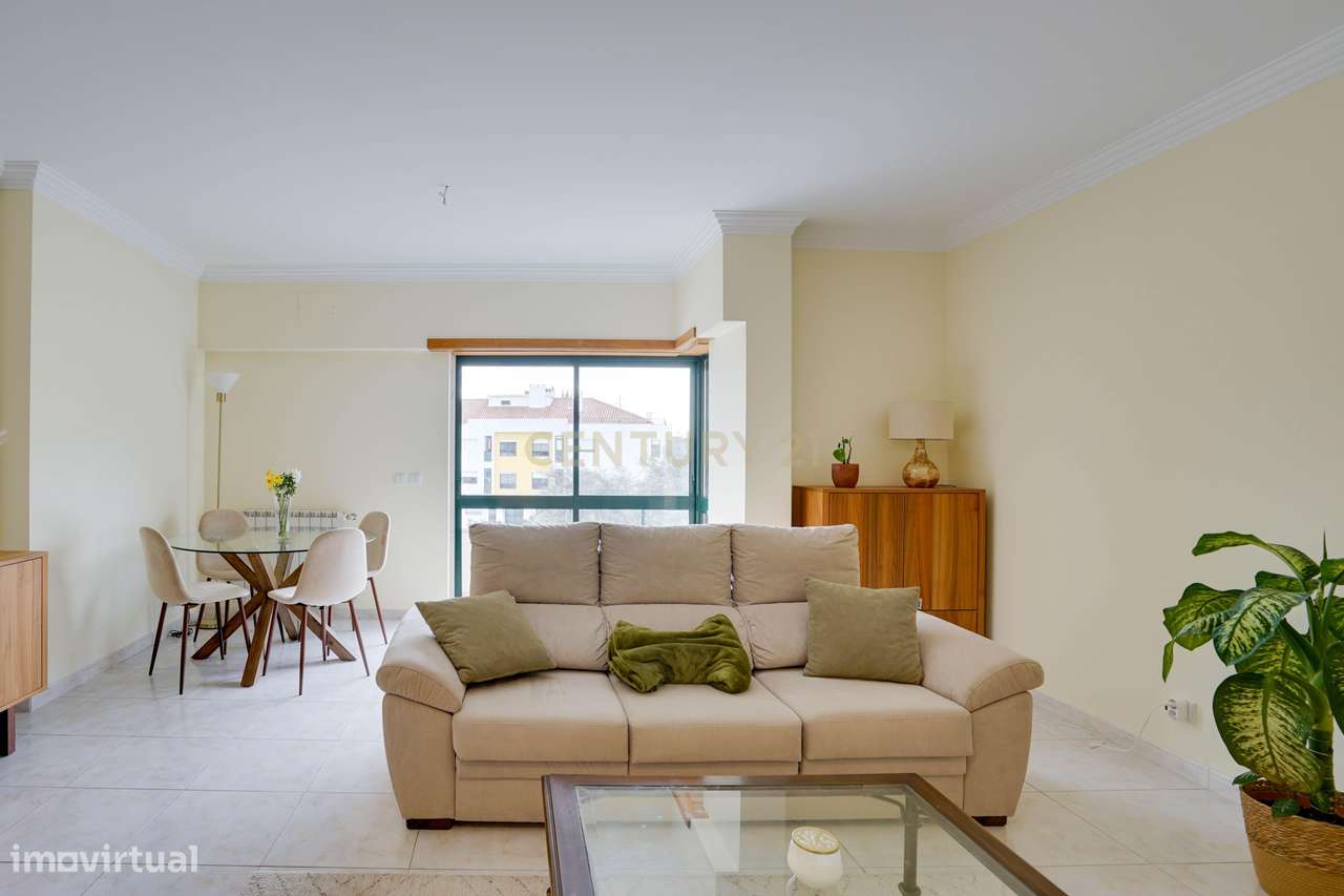 T3+1 na Póvoa de Santa Iria, duplex, com varandas, estacionamento e ar - Grande imagem: 4/42