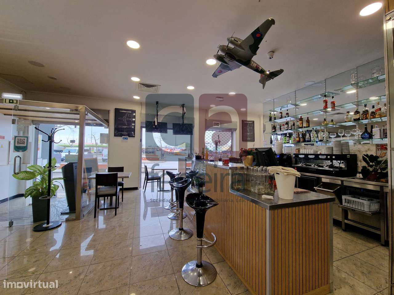 Restaurante composto por três pisos no Coração de Almeirim-24