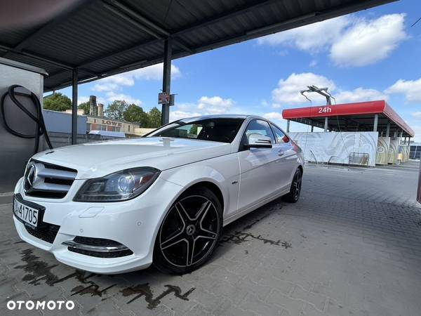 Mercedes-Benz Klasa C 180 Coupe BlueEFFICIENCY 7G-TRONIC - 14