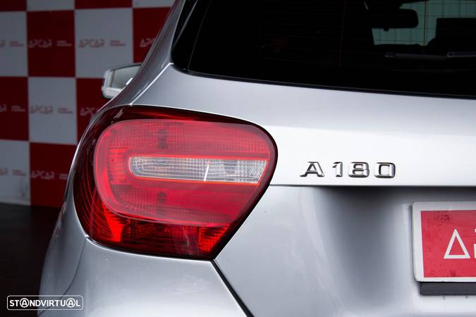 Mercedes-Benz A 180 d AMG Line - 14