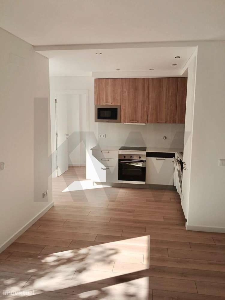 VENDA - Apartamento T2 com garagem Box - Grande imagem: 4/13