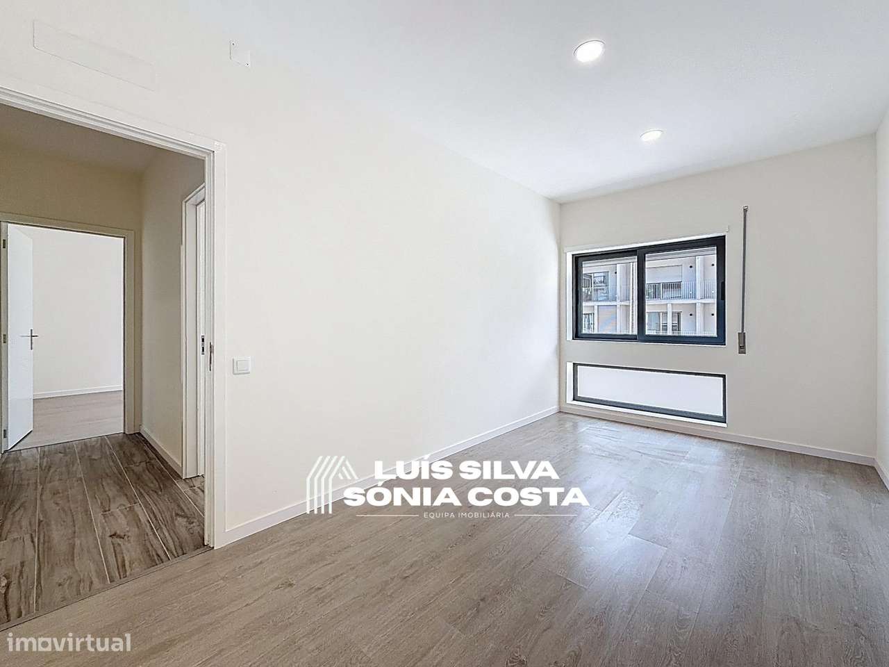 Apartamento T4 Totalmente Remodelado com 2 Varandas e Elevador –...-19