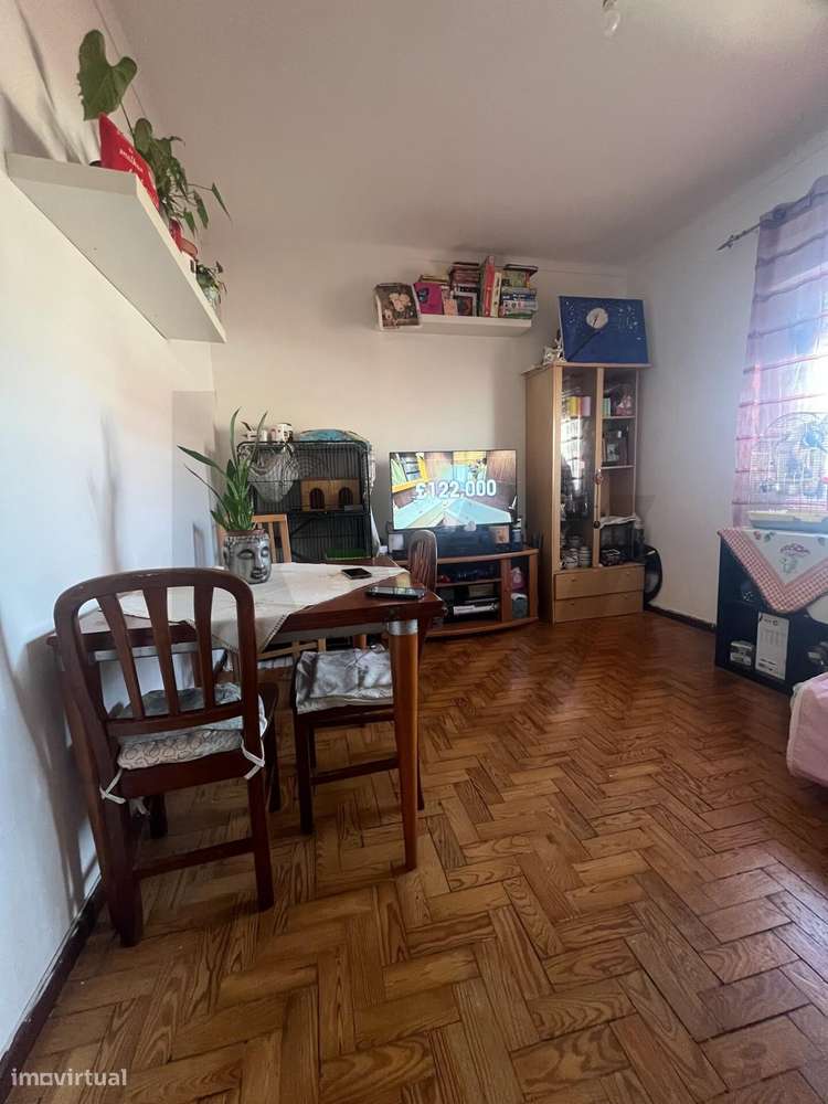 Moradia Tri-Familiar em Duplex T6 com garagem Box , terraço, varanda-10