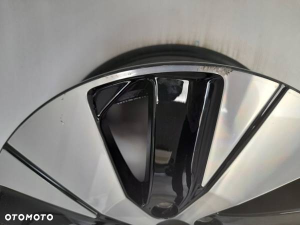 Felga aluminiowa Volvo 31680403 7.5x18 5x108 ET50 - 3