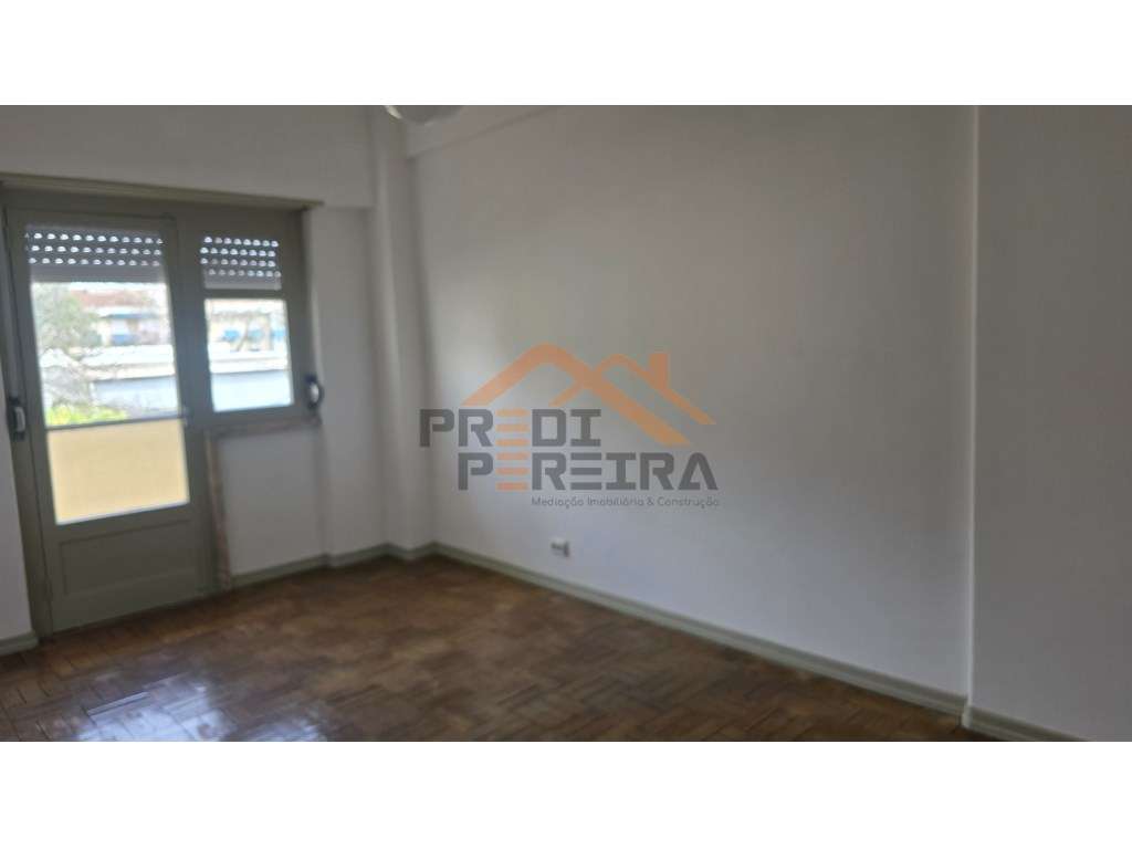 Apartamento T3, situado nas Patameiras, Odivelas. - Grande imagem: 5/26