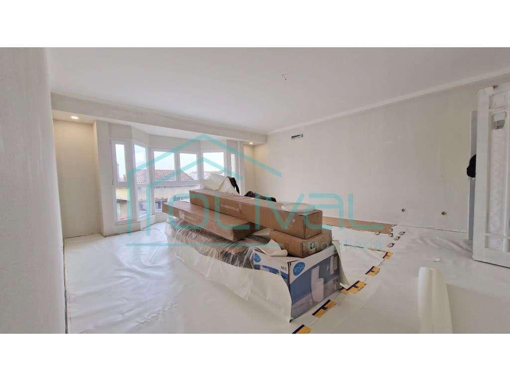 Apartamento T2 Totalmente Remodelado no Centro da Cidade - Grande imagem: 3/20