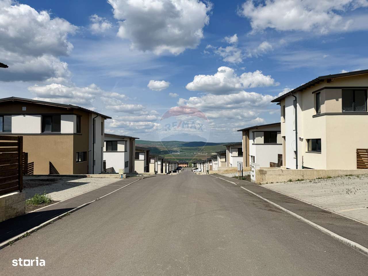 Casă semifinisată în Dezmir - Spațiu, liniște, acces rapid către oraș - Imagine principală: 5/18