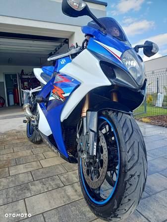 Suzuki GSX-R - 1