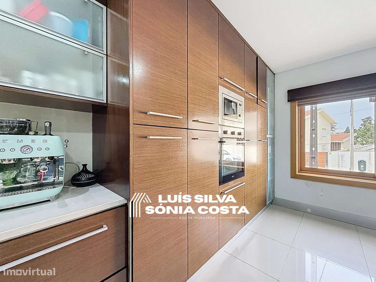 Moradia T4 Excelente Estado e Áreas | 2 Suites, Jacuzzi, Painéis...-12