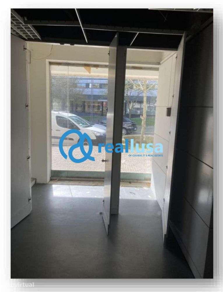LOJA COMERCIAL NA MAIA – Oportunidade Única no Centro da Cidade-3