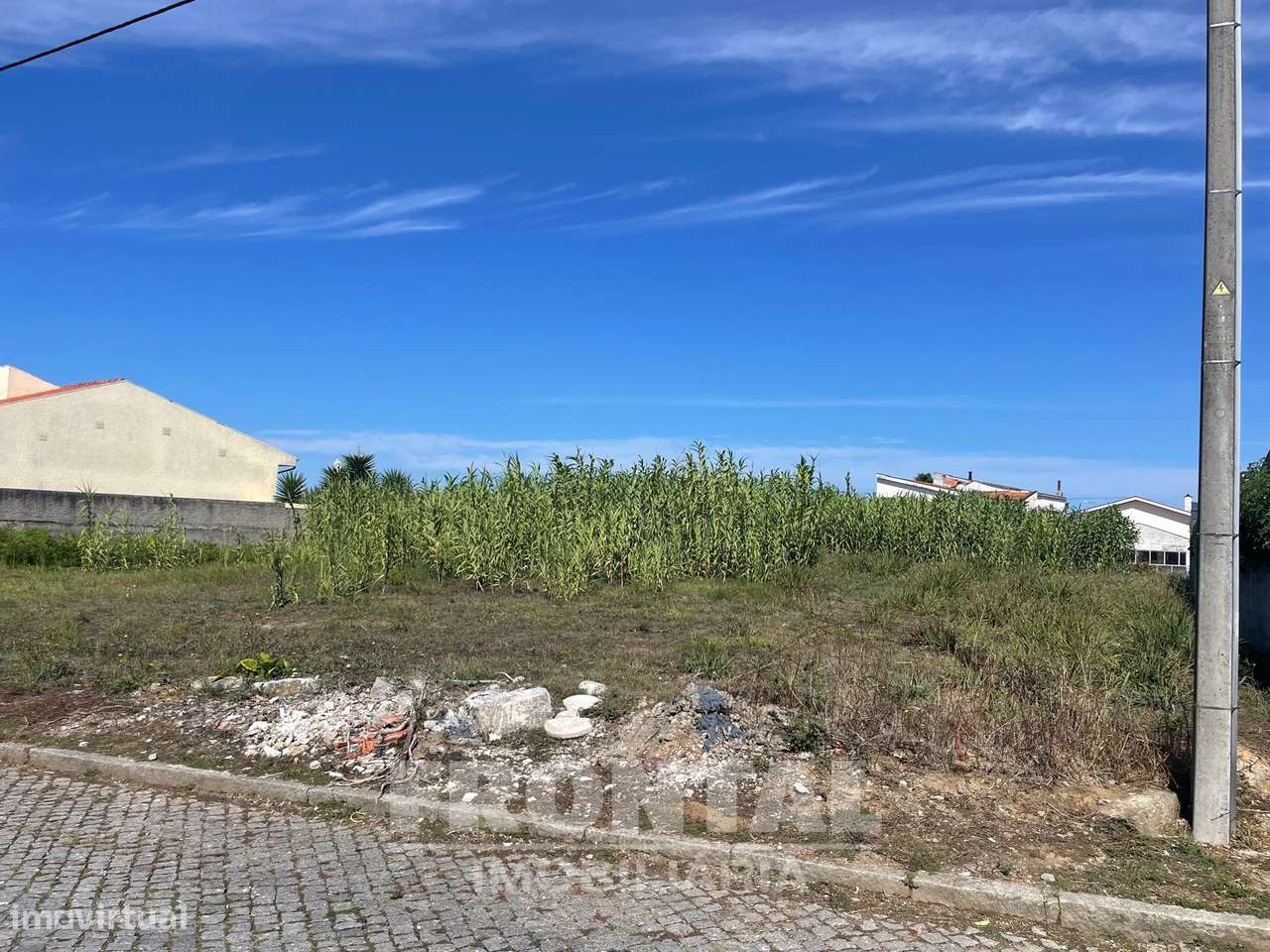 Terreno com Projeto Aprovado para Moradia T4 Geminada – Miramar/France - Grande imagem: 2/7