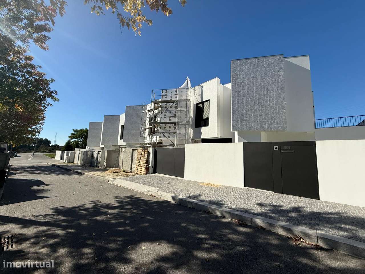 Moradia T3 Nova em Águas Santas -Possibilidade Permuta-8