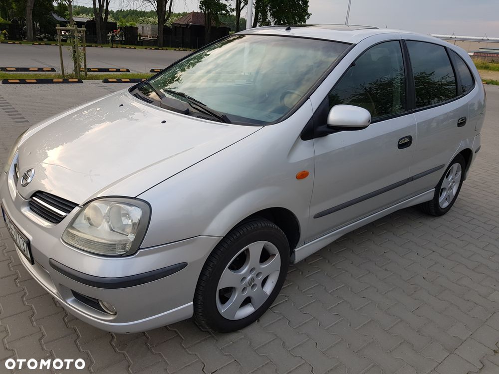 Nissan Almera Tino