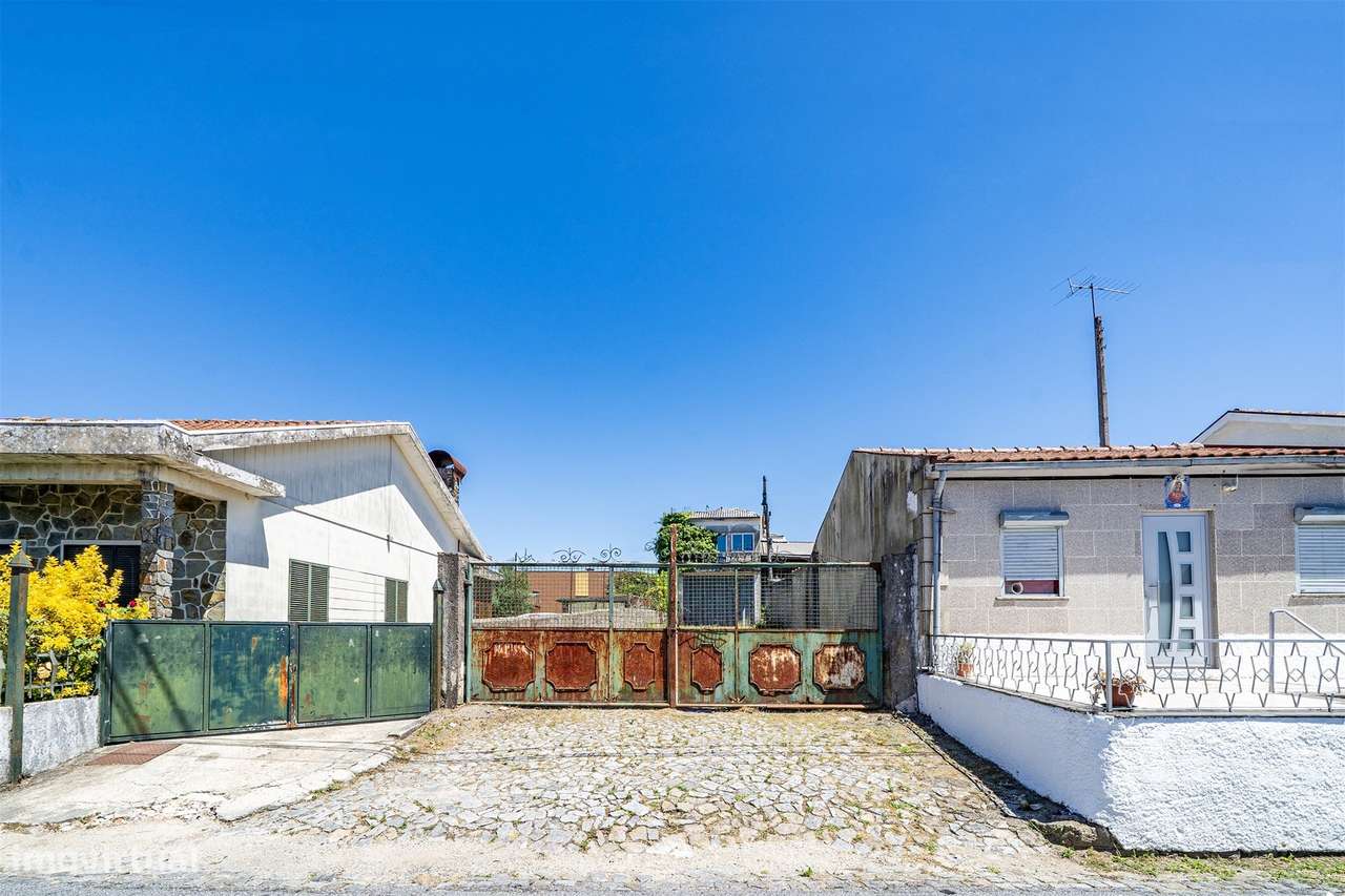 Conjunto de Pavilhões Industriais para Reabilitação | Parada de Tibães-22
