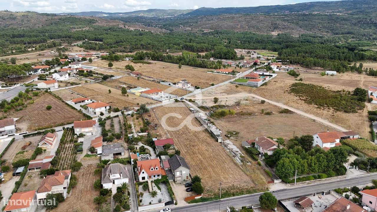 Terreno para construção de duas moradias unifamiliares com duas entrad - Grande imagem: 5/14