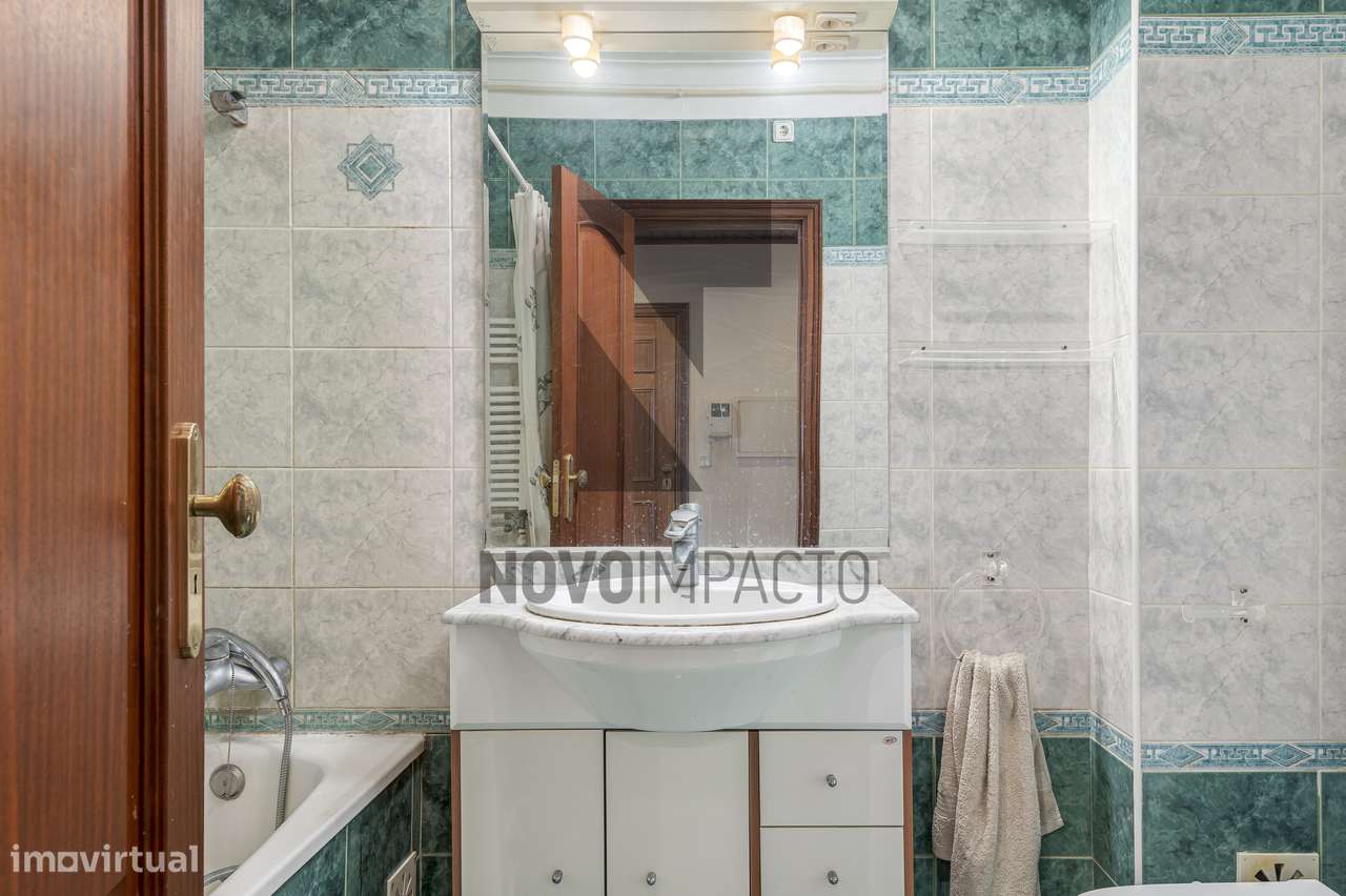 T4 Espaçoso no Centro do Montijo – Excelente Oportunidade-7