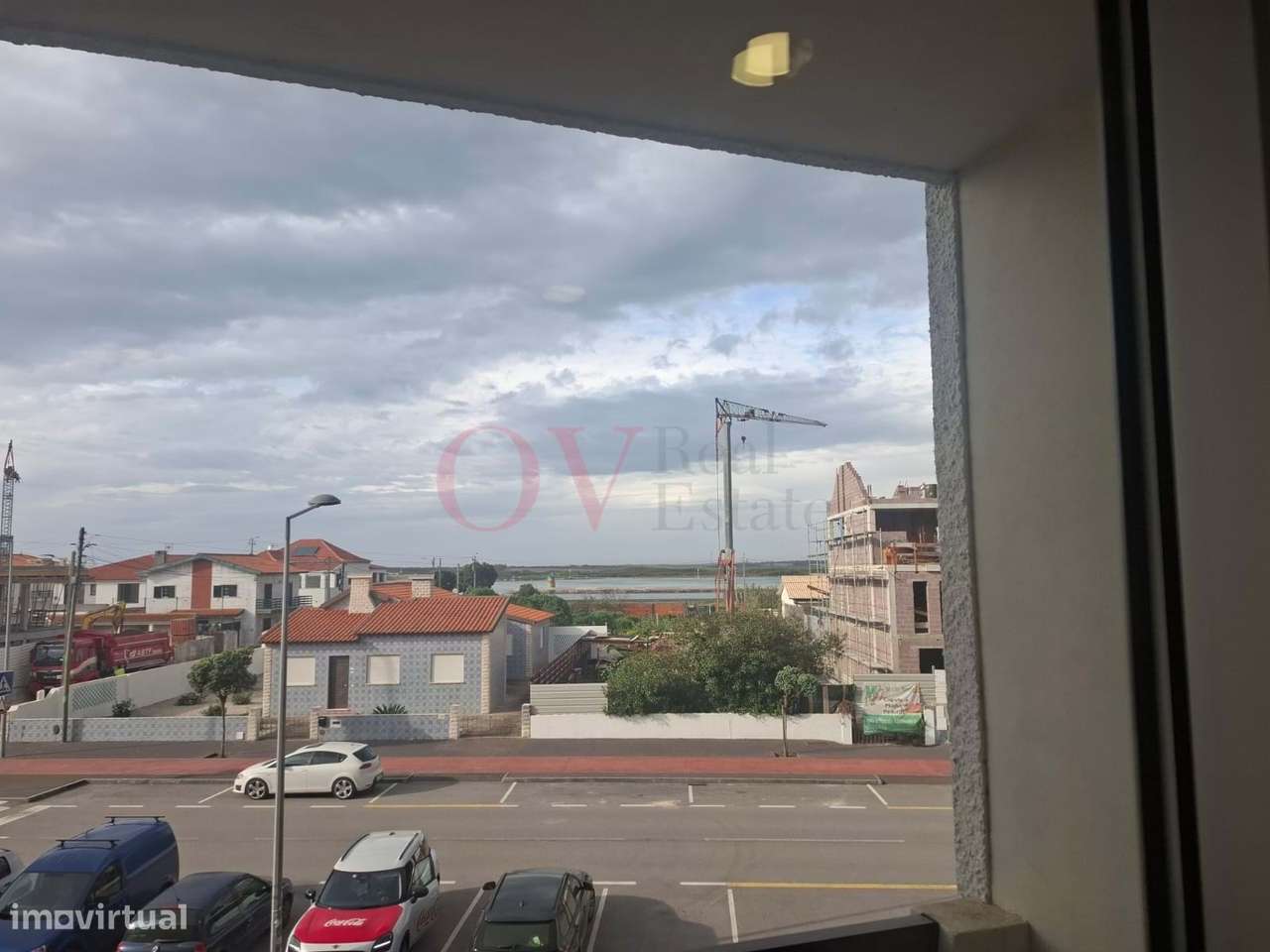 Apartamento T2 na Praia da Barra com 4 varandas e vista de Ria, para v-8