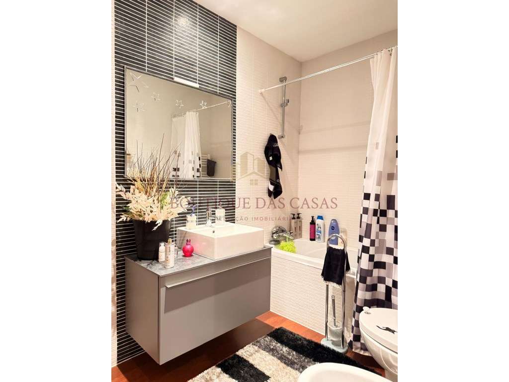 Apartamento T1 com Varanda e Garagem - Canidelo-17