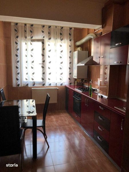 De vanzare - Apartament 2 camere 75mp cu boxa la subsol (7mp)