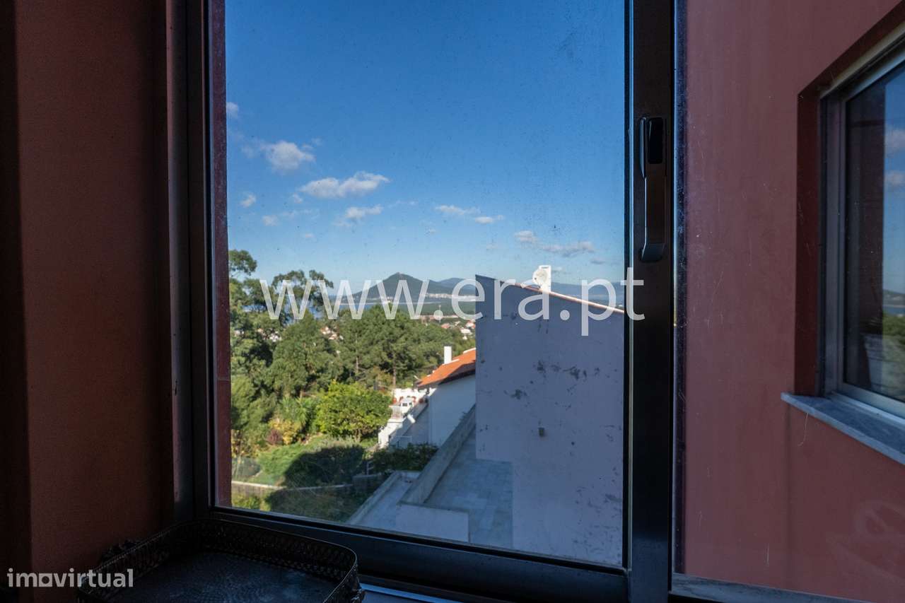 Moradia em Moledo com Vistas Deslumbradas!-34