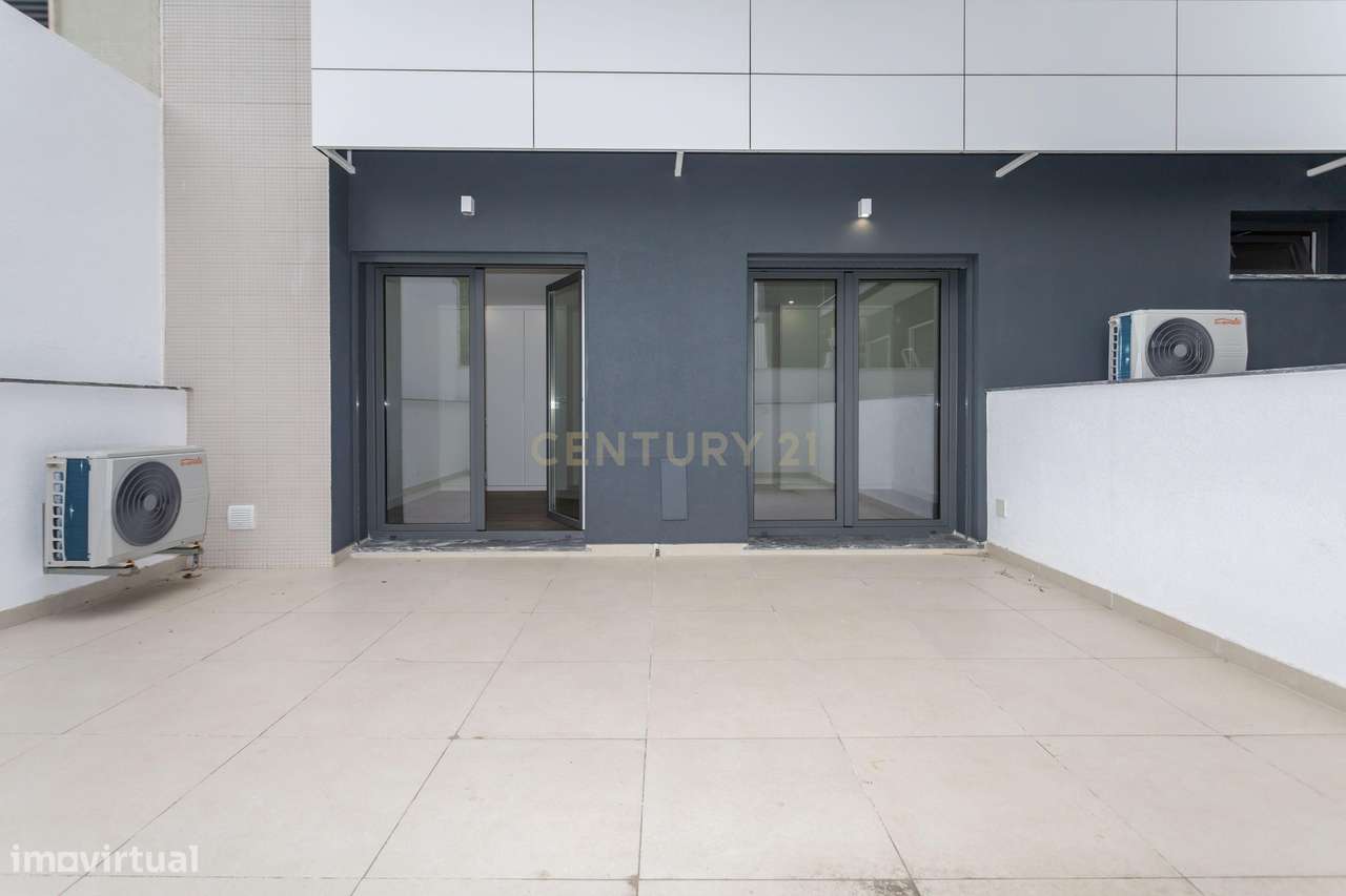 Dois Apartamentos Modernos (T3 + T2) na Qta. do Desembargador – Feijó-50