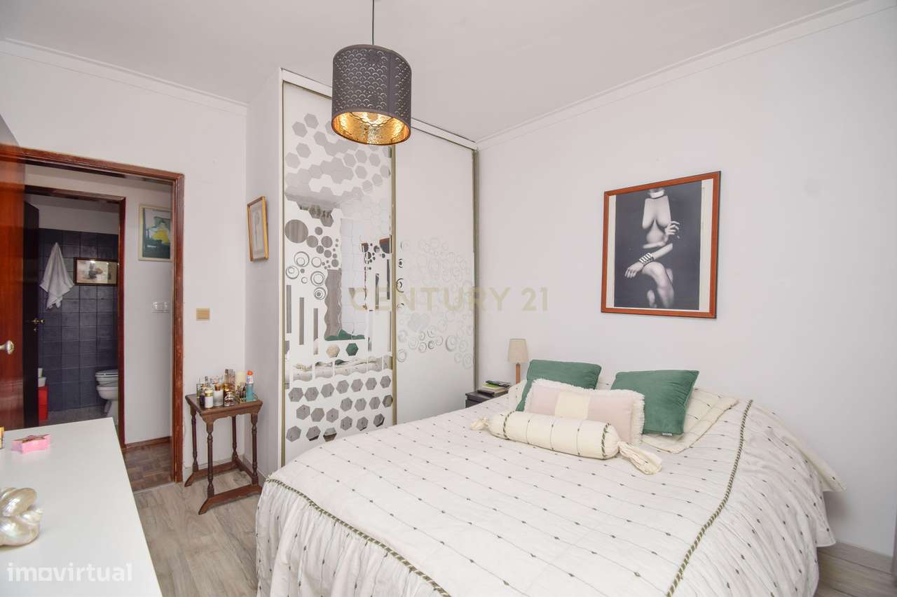 T3 Luminoso na Rinchoa (Rio de Mouro) | Varandas a Sul | Excelente Loc-12