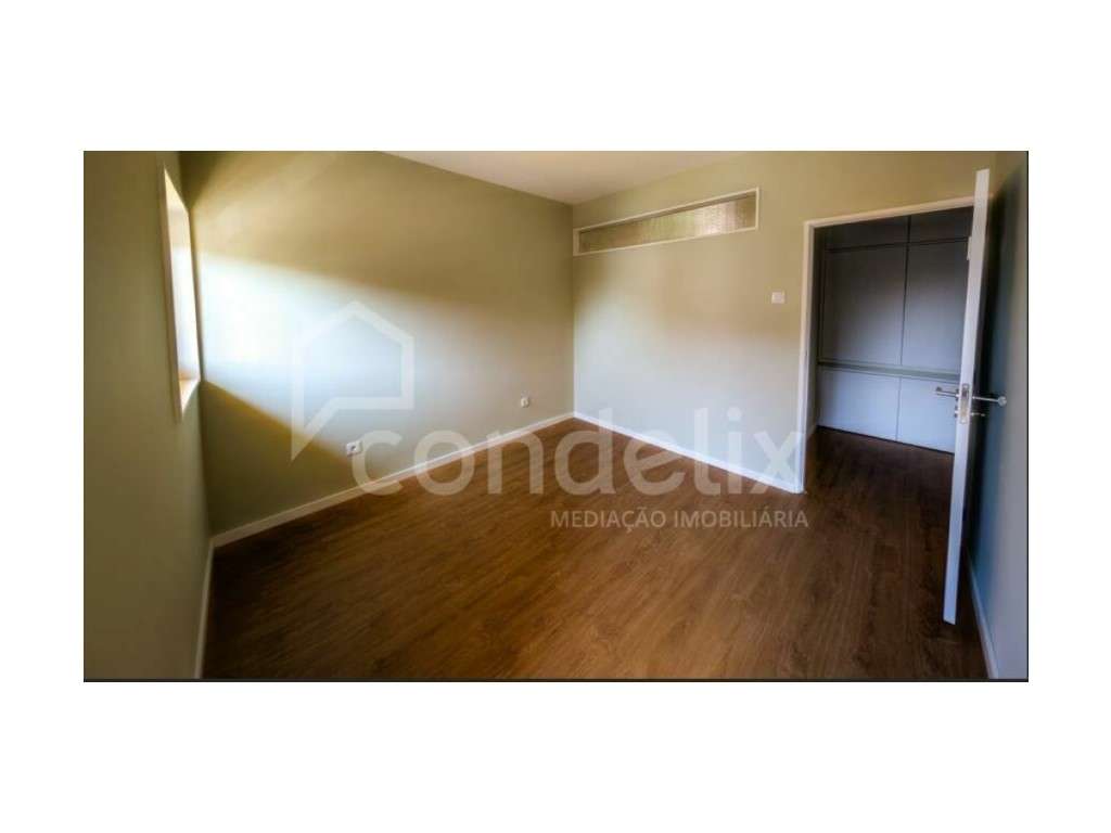 T2 totalmente remodelado em Ramalde - Grande imagem: 5/15