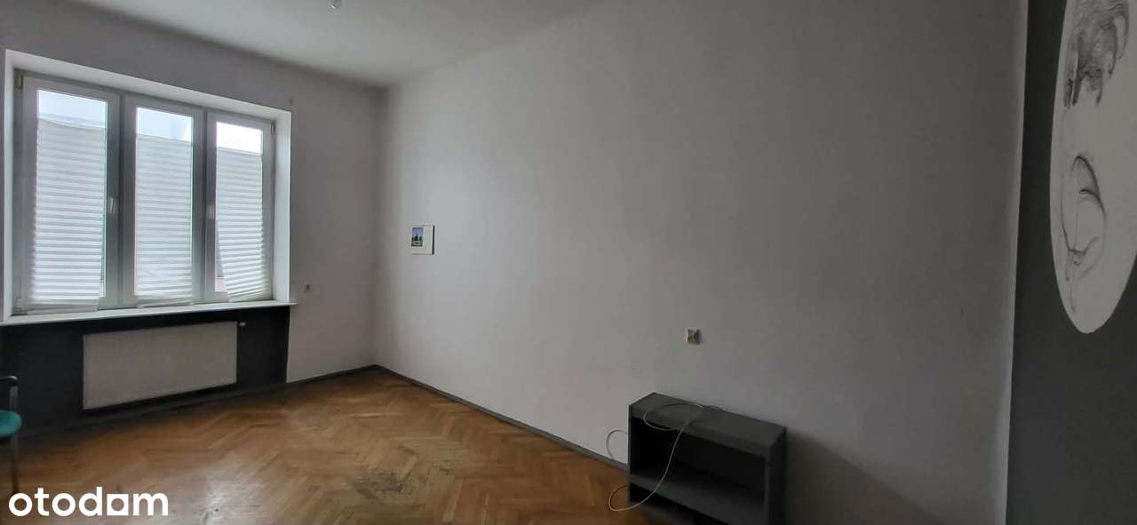 Zadbana narożna Kamienica-okolice Rynku Głównego-9