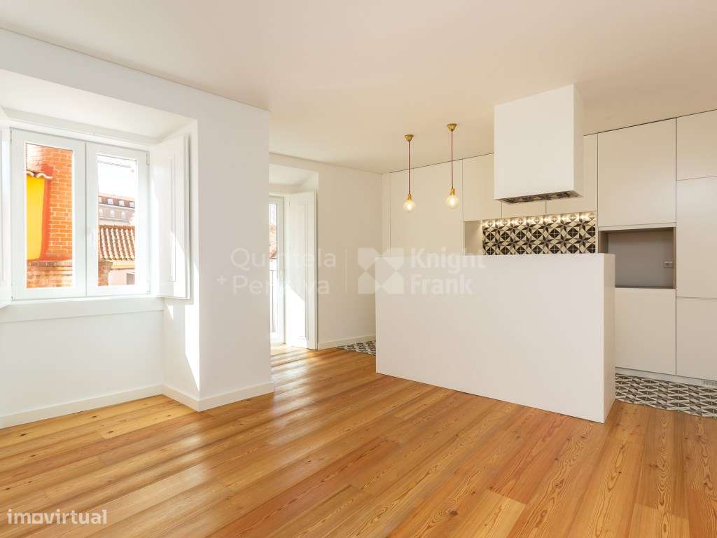Apartamento T1 com varanda e elevador junto ao Martim Moniz, Lisboa - Grande imagem: 2/17