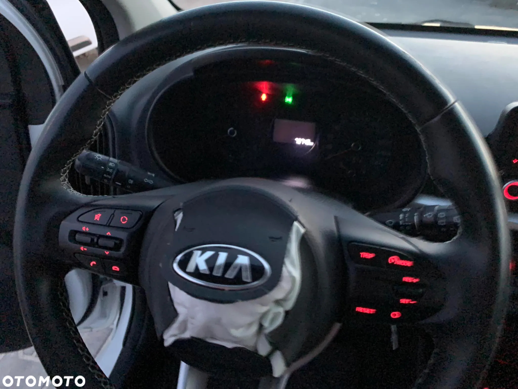 Kia Picanto 1.0 L - 17