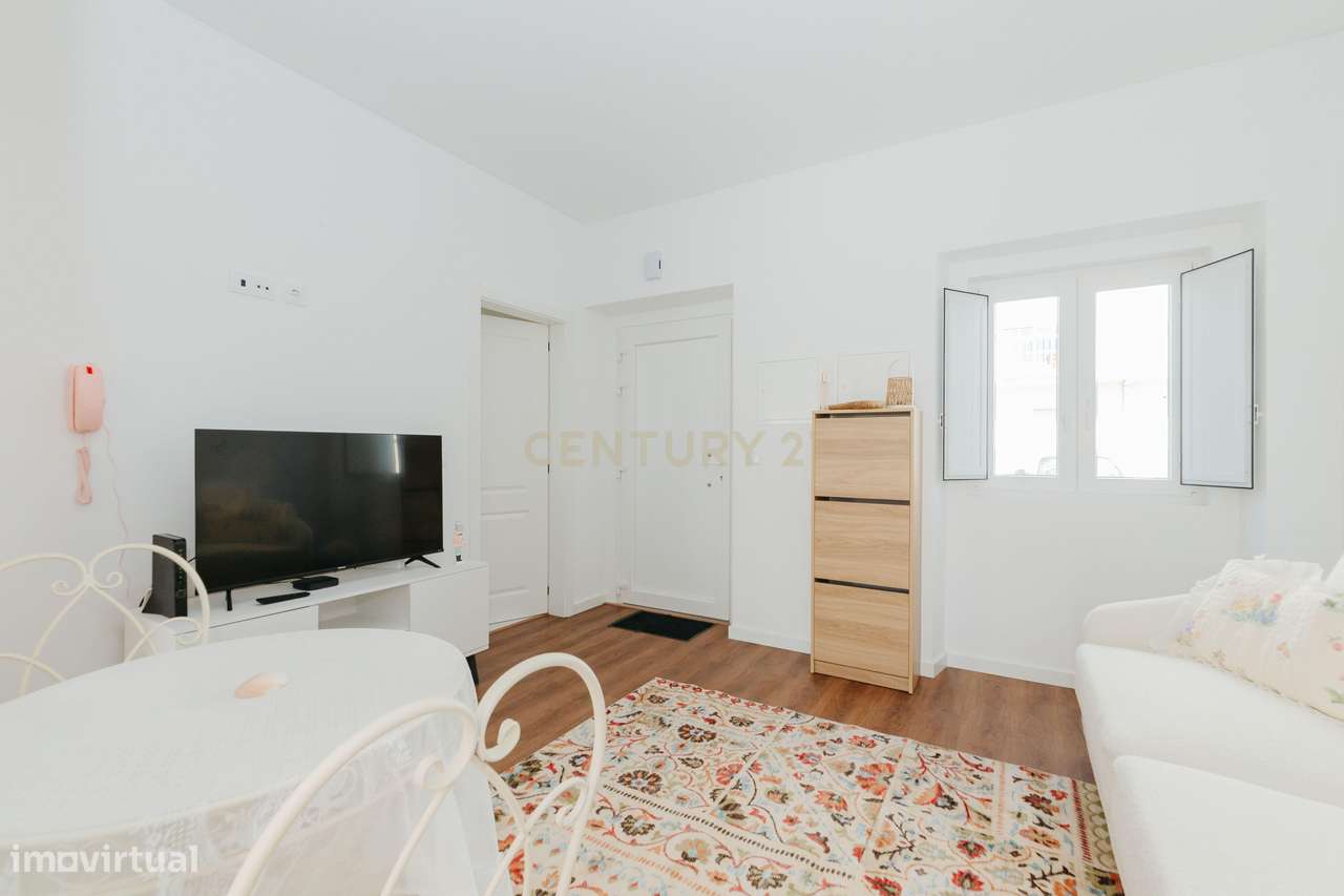 Moradia T1 Totalmente Renovada com Logradouro| Pinhal Novo-8